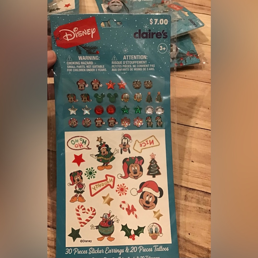Disney mickey & Minnie Mouse 30 pieces sticker earrings & 20 tattoos-new